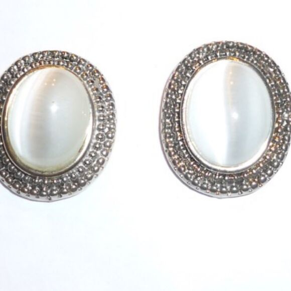SILVERTONE WHITE MOONSTONE OVAL PIERCED EARRINGS - Picture 2 of 5